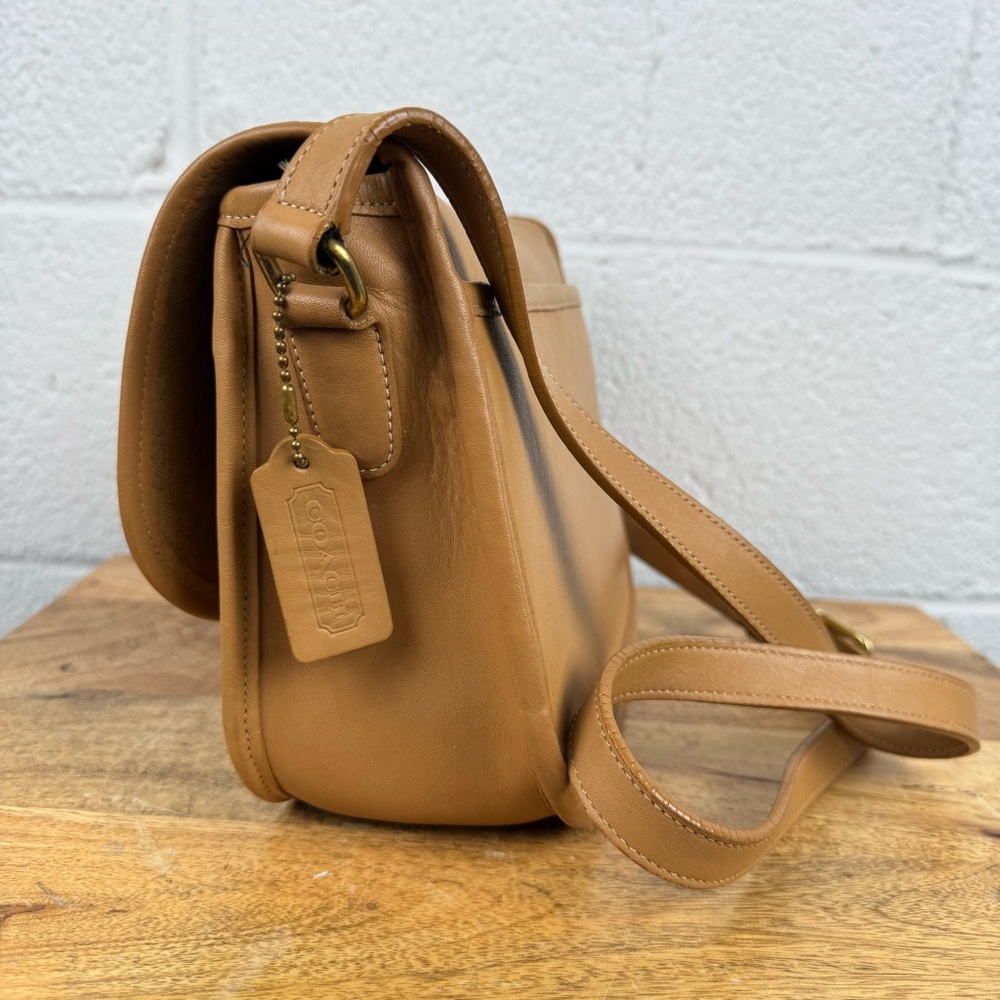 Coach Vintage City Bag | Butterscotch Glove-Tanned Crossbody - Picture 5 of 16